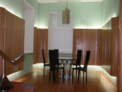 Décoration murale avec panneaux de particules stratifiés