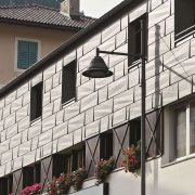 Bardage avec panneaux métalliques: subtilités d'installation