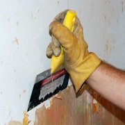 Comment supprimer rapidement les vieux papiers peints de différents types des murs