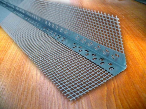 Coin perforé avec maille Coin perforé avec maille