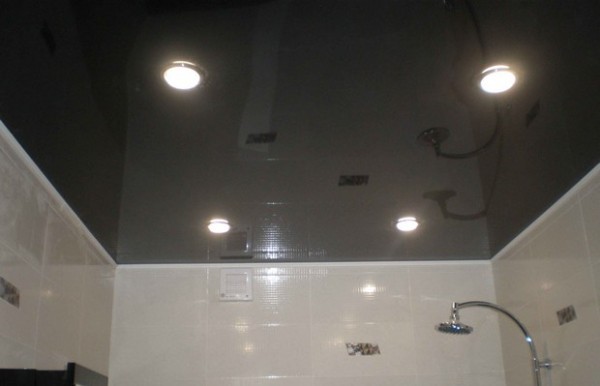 Plafonds tendus dans la salle de bain Plafonds tendus dans la salle de bain