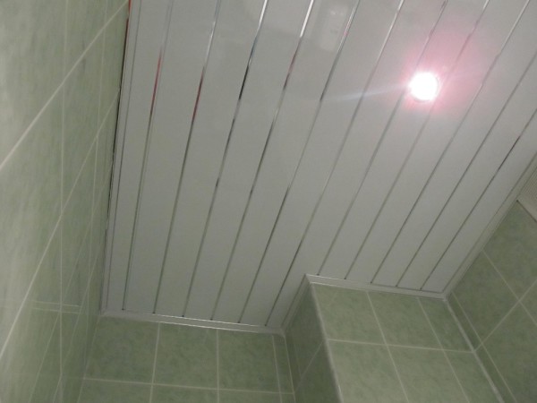 Comment décorer les murs avec des panneaux en plastique Comment décorer les murs avec des panneaux en plastique