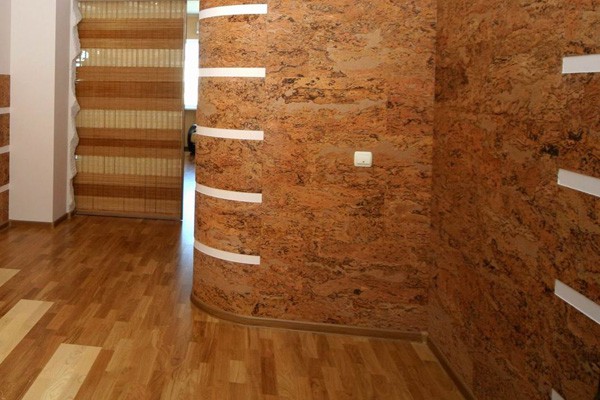 Papier peint en liège à l'intérieur de la maison Papier peint en liège à l'intérieur de la maison