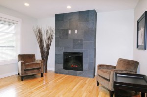 Cheminée doublée, comme image décorative unilatérale Cheminée doublée, comme image décorative unilatérale