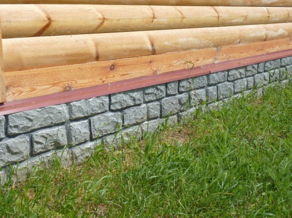 Panneaux en polypropylène imitant la surface de la pierre