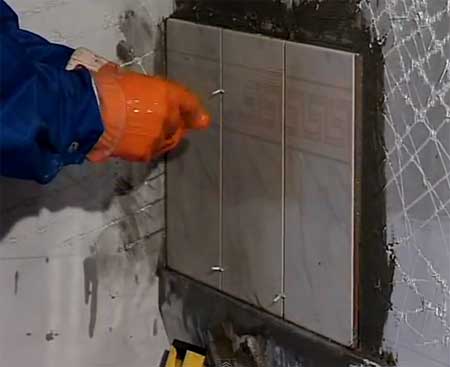 Utilisez des croix pour ajuster les coutures. Utilisez des croix pour ajuster les coutures.