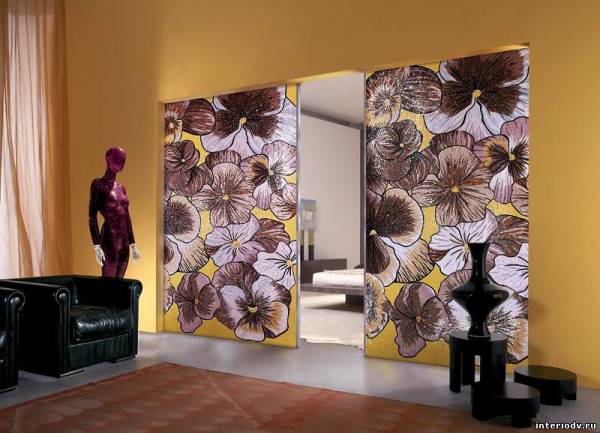 Mosaïque sur une porte coulissante Mosaïque sur une porte coulissante