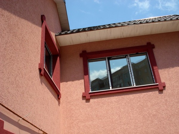 Enduit décoratif pour murs extérieurs: granulats - éclats de pierre Enduit décoratif pour murs extérieurs: granulats - éclats de pierre