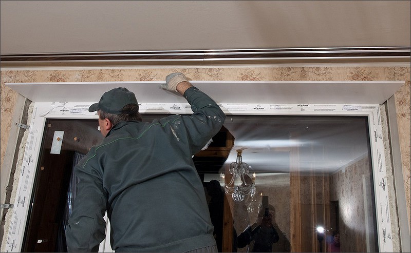 Installer la partie de revêtement à sa place habituelle