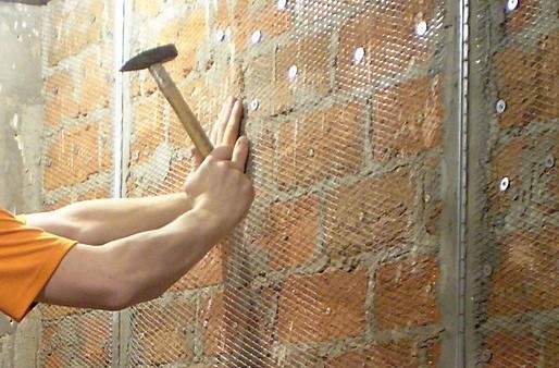 Comment fixer une grille pour le plâtre PVC