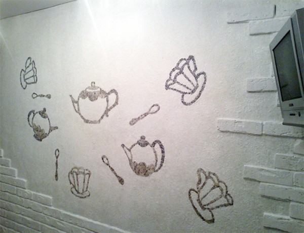 Papier peint liquide dans la cuisine sans vernis, dans un mois, ils sentiront le bortsch et les tartes