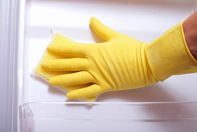 Ruban de masquage sur la surface du réfrigérateur