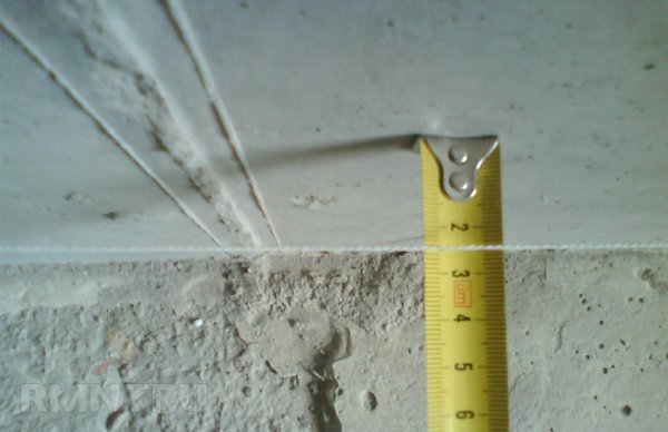 Installation de balises au plafond Installation de balises au plafond