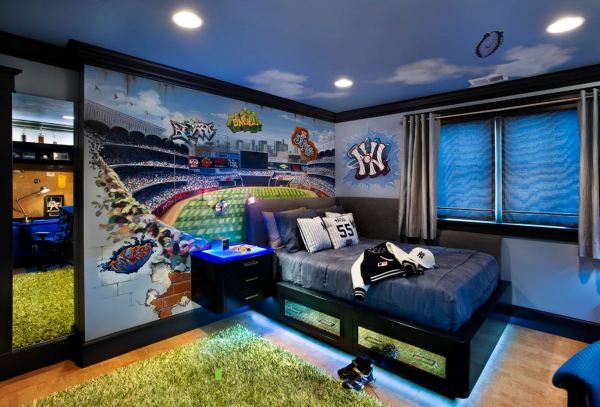 Sur la photo, une murale du terrain de football dans le style des graffitis pour l'intérieur d'une chambre d'enfant Sur la photo, une murale du terrain de football dans le style des graffitis pour l'intérieur d'une chambre d'enfant