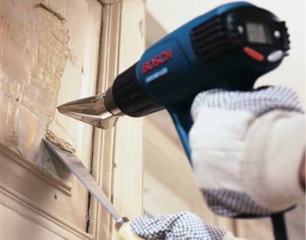 Nettoyage de la peinture à l'huile avec un sèche-cheveux