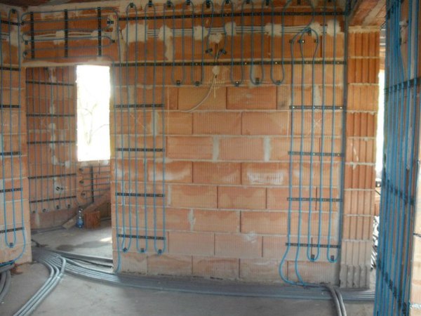 Chauffage à eau sur les murs Chauffage à eau sur les murs