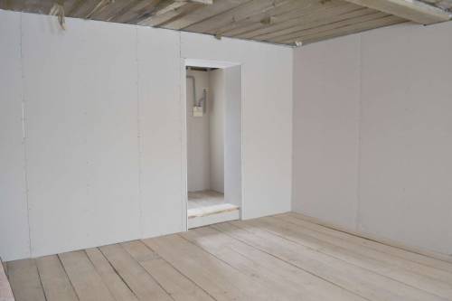 Avec les plaques de plâtre, vous pouvez recouvrir presque tous les murs, quel que soit le matériau à partir duquel ils sont fabriqués, la seule chose qui différera dans les méthodes d'installation des plaques de plâtre. Avec les plaques de plâtre, vous pouvez recouvrir presque tous les murs, quel que soit le matériau à partir duquel ils sont fabriqués, la seule chose qui différera dans les méthodes d'installation des plaques de plâtre.