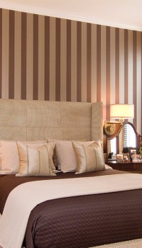 Rideaux de ton mat dans la chambre