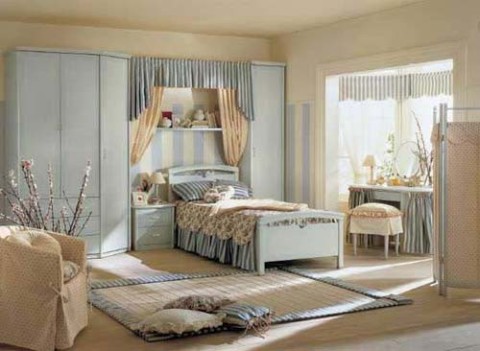 Décorer la chambre dans des couleurs fraîches