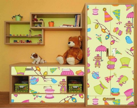 Décorer avec un film de mobilier dans une chambre d'enfant Décorer avec un film de mobilier dans une chambre d'enfant