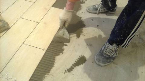 Enlever l'excès de colle Enlever l'excès de colle