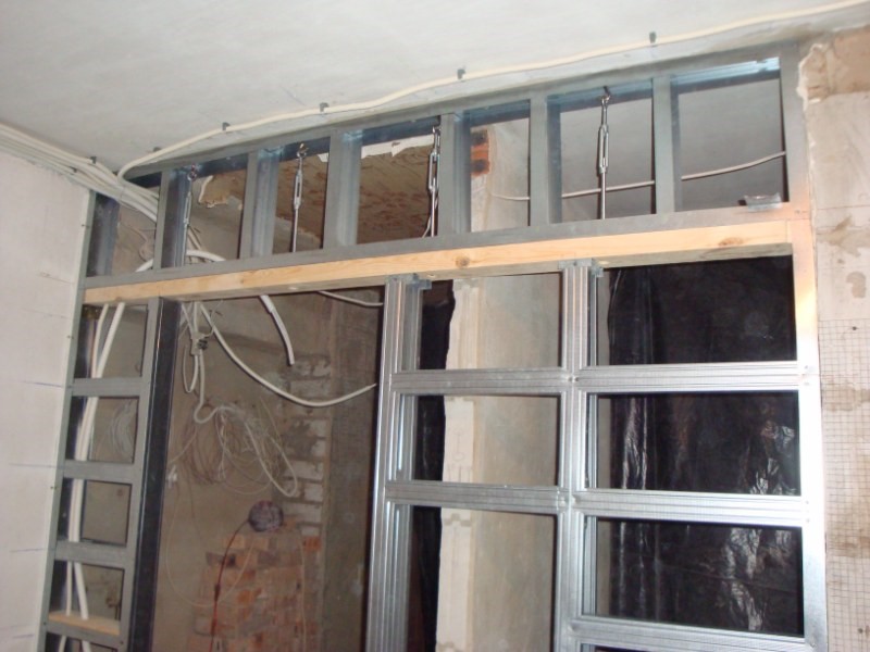 Sur la photo - cadre mural avec une porte coulissante