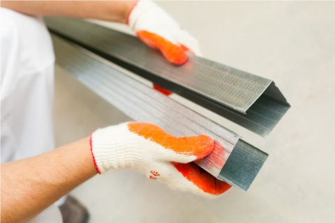 Ayant des profils enfermés les uns dans les autres, vous recevez un rack avec la double rigidité Ayant des profils enfermés les uns dans les autres, vous recevez un rack avec la double rigidité