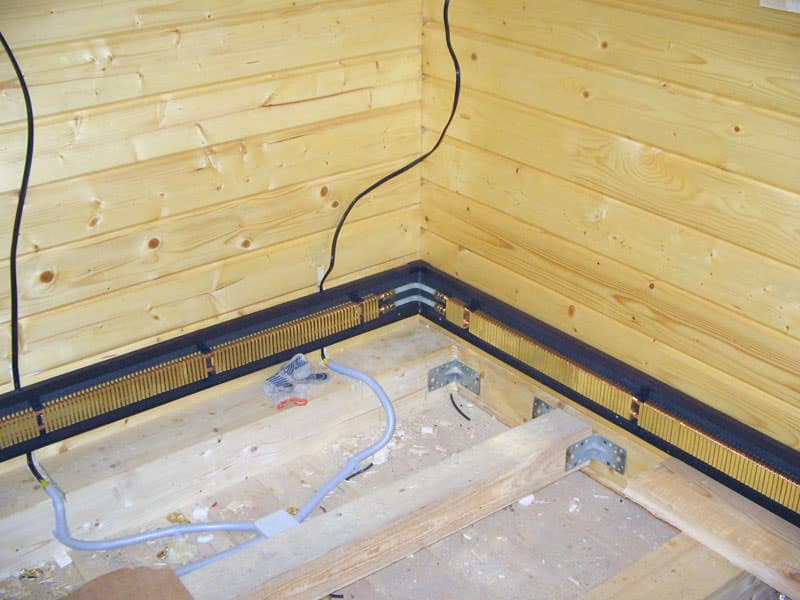 Installation d'une plinthe chaude